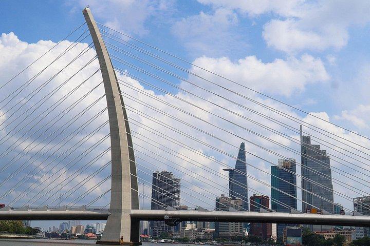 クチトンネルエコボートツアー