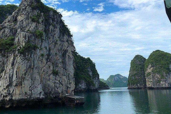 白頭龍湾隠れ宝石：オフザビーテンパス半日クルーズ