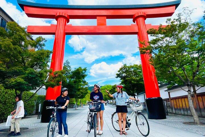 ペダルアドベンチャー 電動自転車ツアーで京都の象徴的なランドマークを巡る