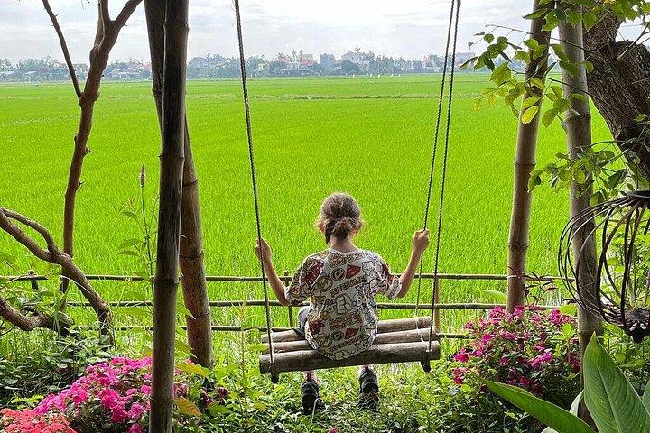 ホイアンのベスパ体験：必ず訪れるべき場所と特別な隠れた名所