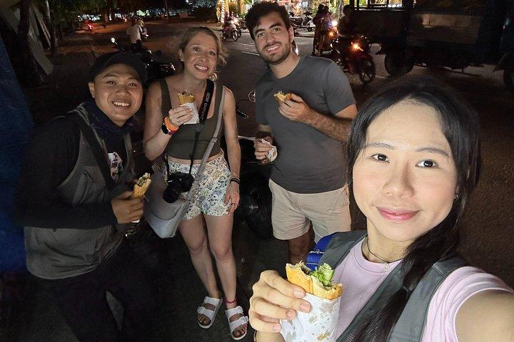 ホイアン ベスパ フード ツアー: 本格的なベトナムの味を味わう