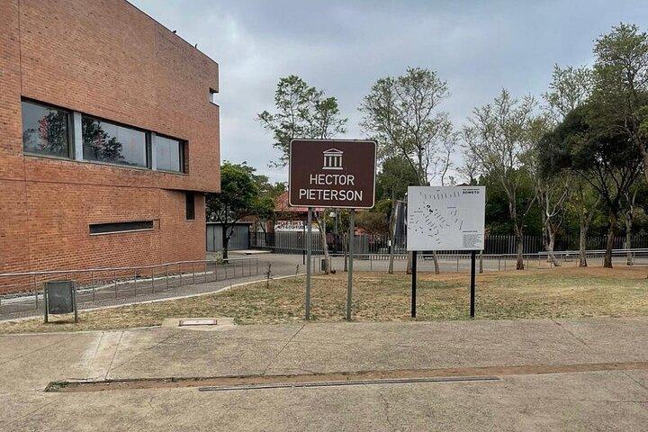 ソウェト、ヨハネスブルグ、アパルトヘイト博物館の 1 日ガイド付きツアー