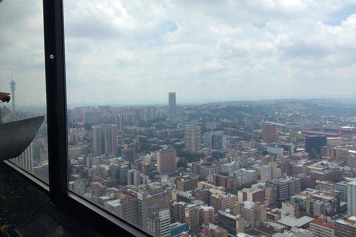 ソウェト、ヨハネスブルグ、アパルトヘイト博物館の 1 日ガイド付きツアー