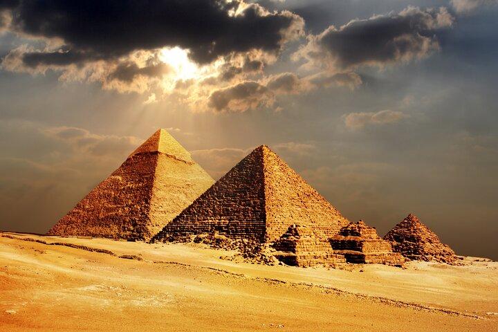 Sharm El Sheikh: excursión de un día a las pirámides y el museo en autobús con almuerzo