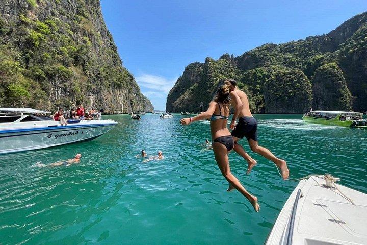クラビからスピードボートで行くピピ島、マヤ島、バンブー島