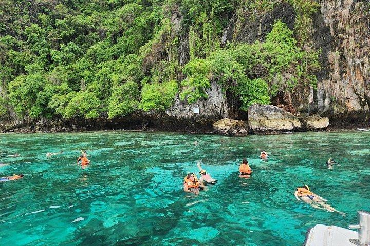 クラビからスピードボートで行くピピ島、マヤ島、バンブー島