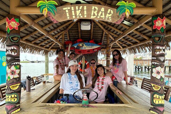 Go Tiki Tours Tampa「#1 フローティング ティキ ボート」船内トイレ