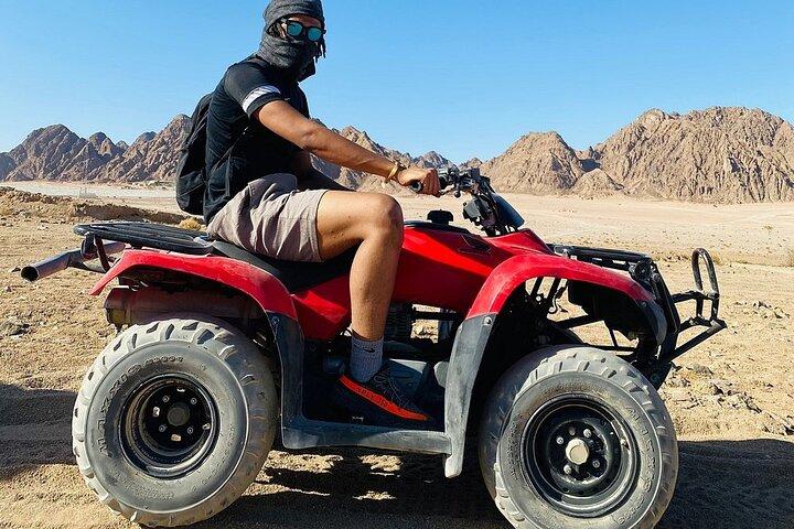 Deserto de Sharm: Safári de quadriciclo e experiência de chá em vila beduína