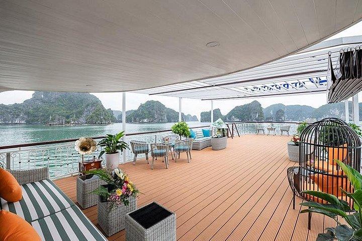 ハノイ＆キャットバタウン発ランハ湾日帰りツアー-セレニティブティック