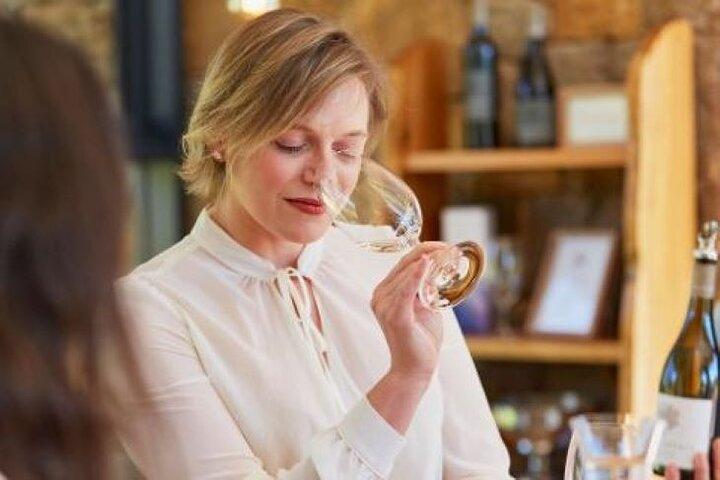 Experiência privada de harmonização de vinhos e queijos clássicos