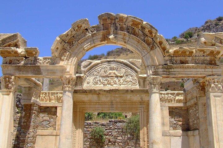 6-Days Tour to Istanbul, Cappadocia, Laodicea, Pamukkale, Ephesus