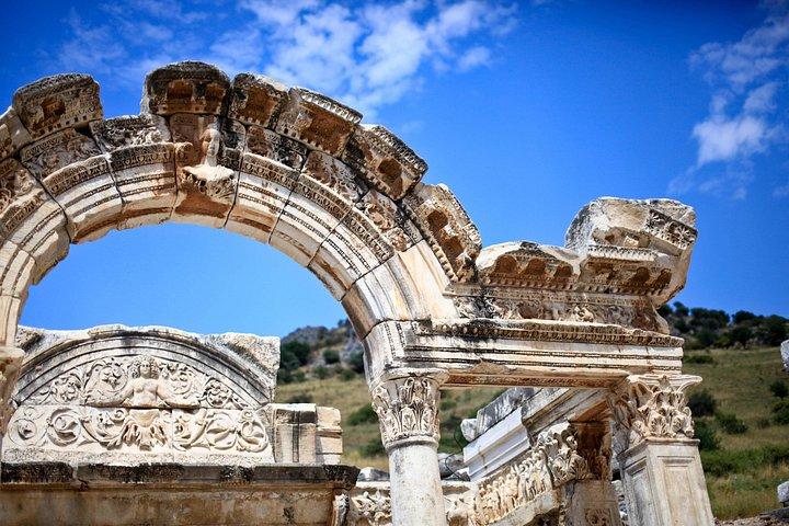 Daily Tour to Sirince Village, Ephesus Ancient City & Museum