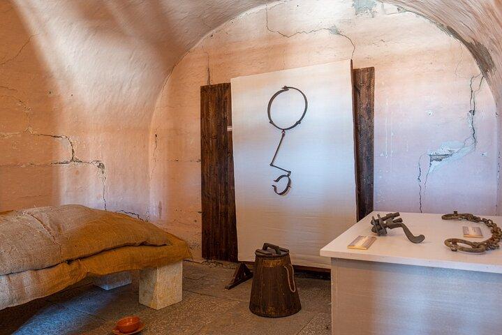 新規 - マレフィシア: 何世紀にもわたる異端審問、拷問、魔術