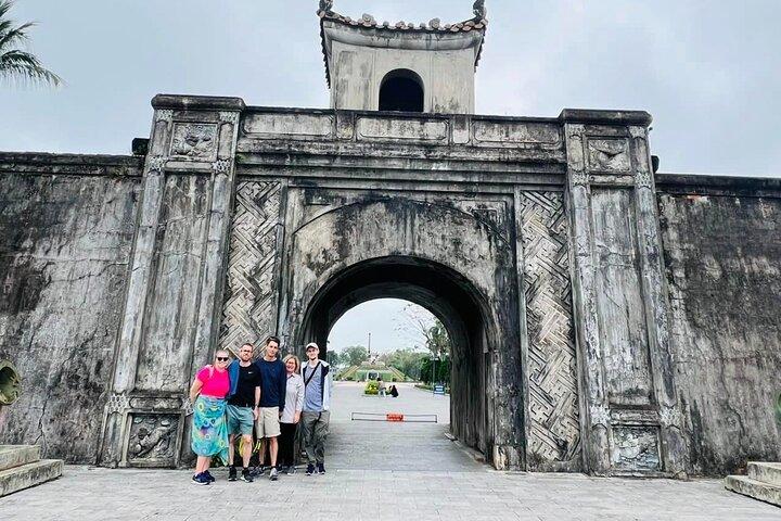 Tour privato da Hue a DMZ, tunnel di Vinh Moc e base di combattimento di Khe Sanh