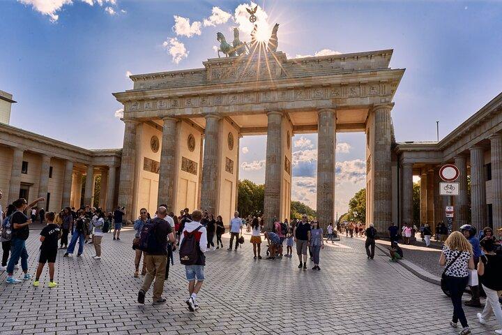 Berlin Private Walking Tour Höjdpunkter och dolda pärlor med en lokal