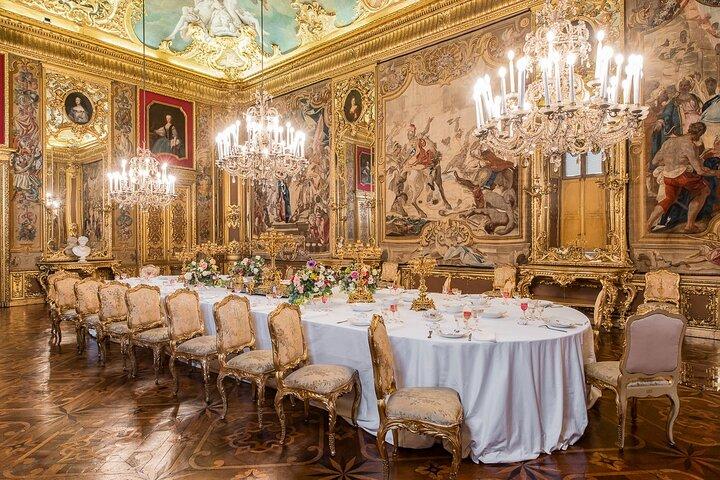Besuch des Musei Reali und des Königspalastes