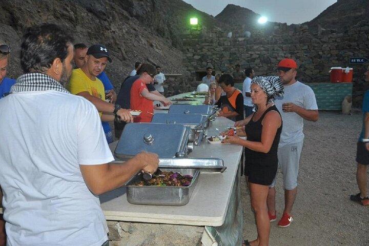 Passeio a cavalo de 2 horas, jantar beduíno e show egípcio - Sharm Sheikh