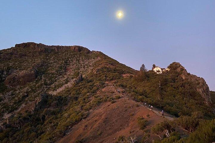 マデイラ島の山頂への移動 - ピコ・ド・アリエイロとピコ・ルイヴォ