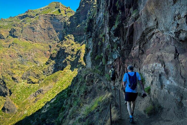 Pico do Areeiro a Pico Ruivo (PR 1) - Tour de senderismo en Madeira