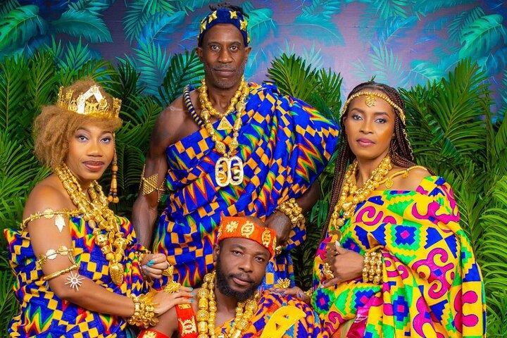 Ceremonia de nombramiento de kente y menú de degustación de inmersión cultural en Accra