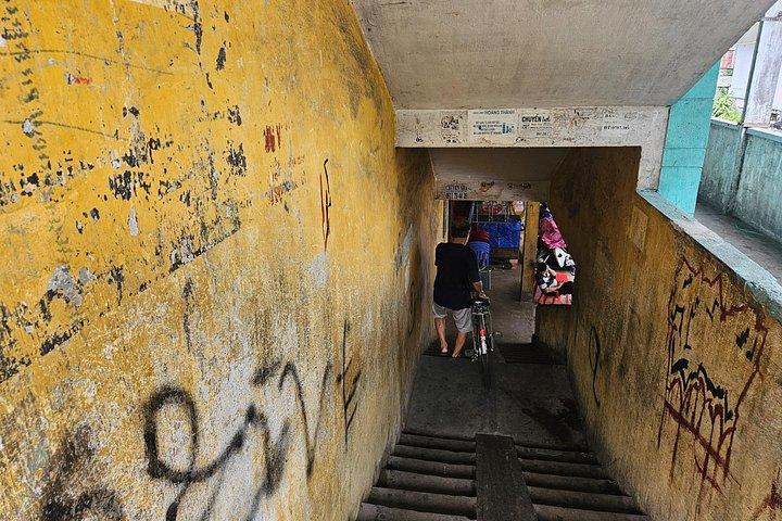 ベトナム軍ジープによるサイゴンジープツアー、食事、文化、楽しみを満喫