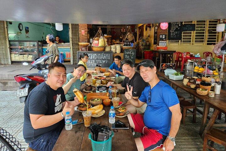 夜のジープツアーサイゴン：新鮮なシーフード、屋台料理、スカイバー