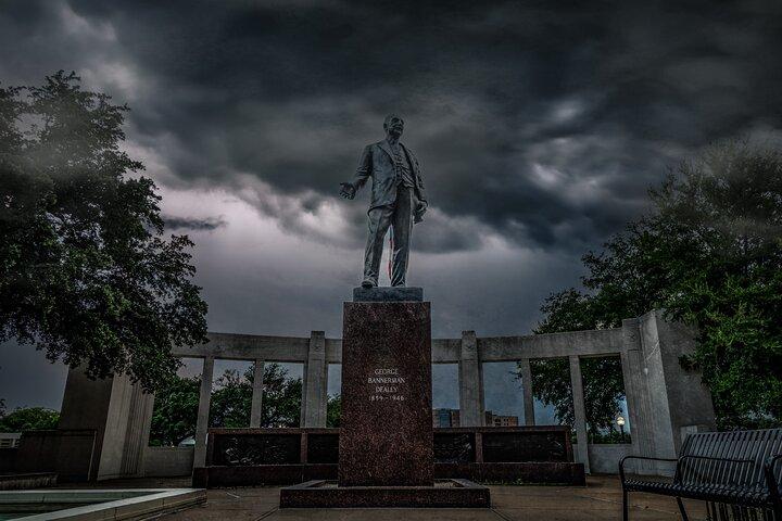 Deadly Dallas Ghost Tours: 血、骨、埋葬