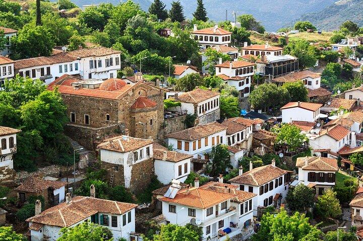 6-Days Tour to Istanbul, Cappadocia, Laodicea, Pamukkale, Ephesus