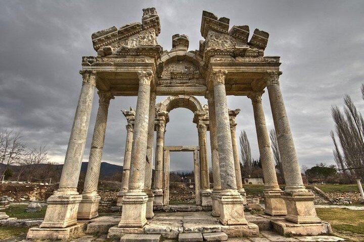 6-Days Tour to Istanbul, Cappadocia, Laodicea, Pamukkale, Ephesus