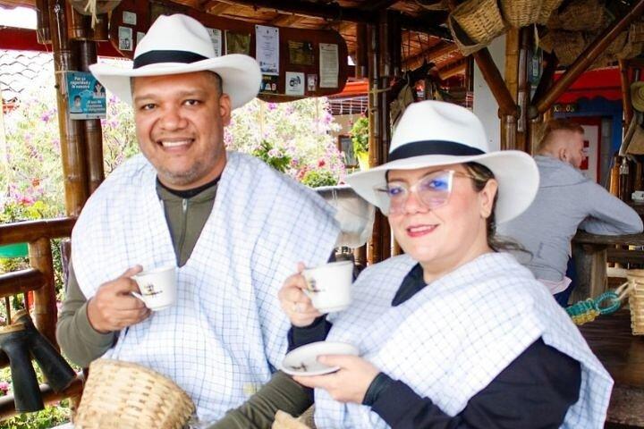 Tour privato del caffè e passeggiate a cavallo a Pereira
