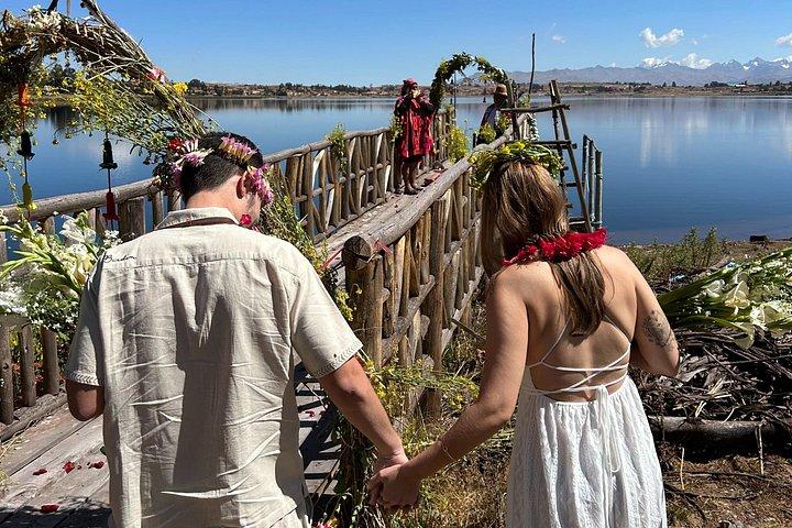 アンデスの結婚式と母音更新の愛のお祝い