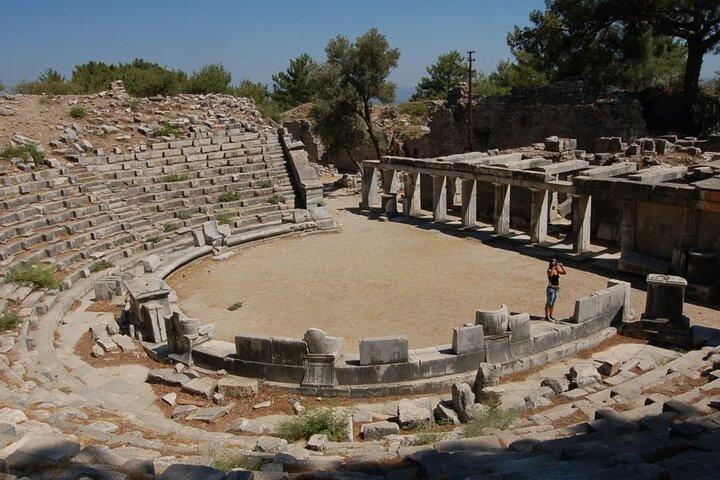 5 Day Tour to Istanbul, Laodicea, Pamukkale, Ephesus, Cappadocia