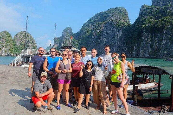 Fra Hanoi: 2D1N Halong Royal Palace Cruise med Cave Discovery