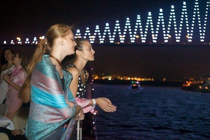 Private Golden Diner Cruise on the Bosphorus