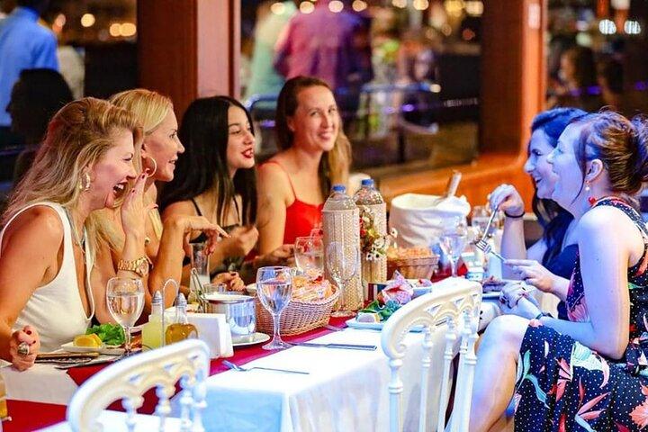 Croisière privée Golden Diner sur le Bosphore