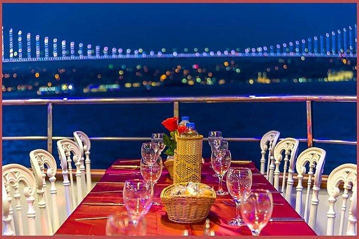 Private Golden Diner Cruise on the Bosphorus