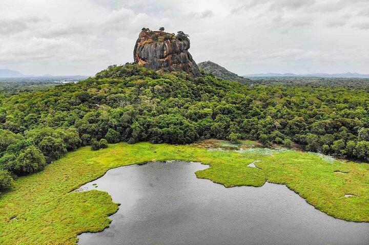 Dagstur til Pidurangala Rock & Dambulla fra Kandy