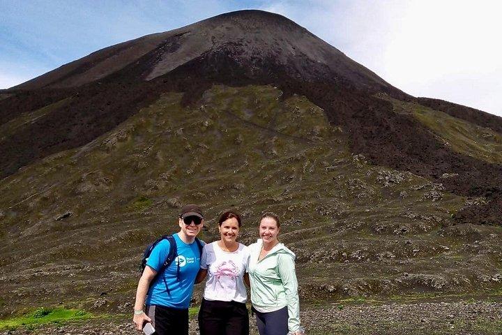 アンティグアグアテマラから自家用車でパカヤ火山への日帰りツアー