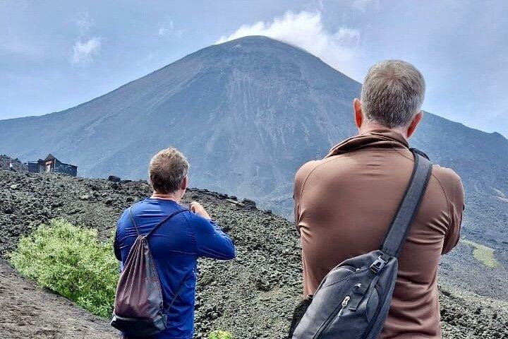アンティグアグアテマラから自家用車でパカヤ火山への日帰りツアー