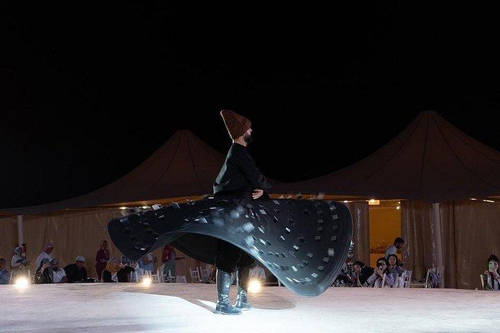 ラクダに乗ってドバイでの終日ガイド付き赤い砂丘砂漠ツアー