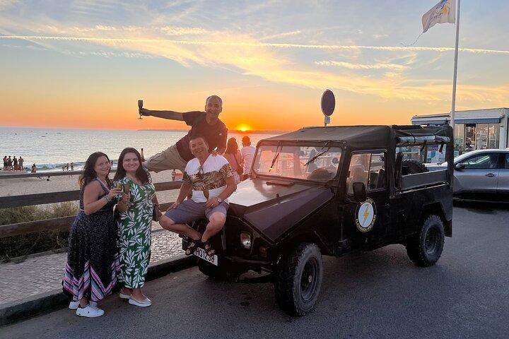 Sunset Jeep Safari mit Champagner & Chicken Piri Piri Abendessen