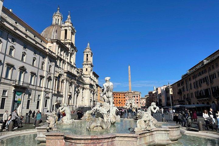 ローマの人気観光スポットと隠れた名所を巡るウォーキングツアー