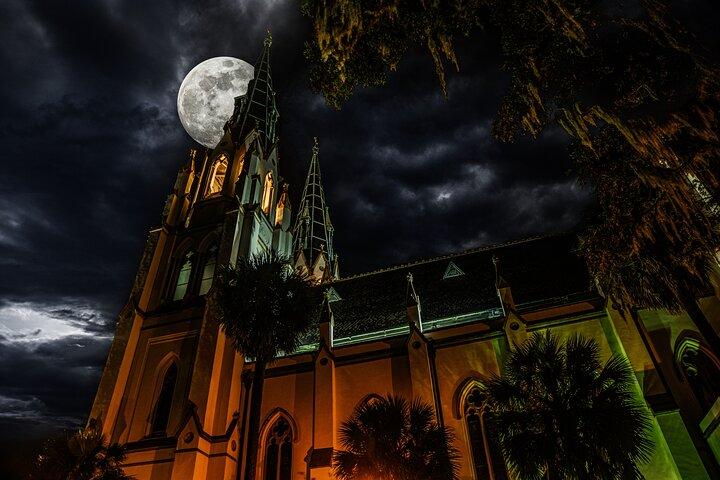 Sinister Sins & Shadows: Un Savannah Ghost Tour