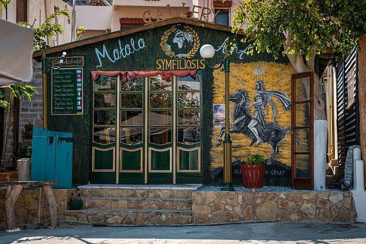 イラクリオン発マタラ ヒッピー ビーチと洞窟への半日旅行