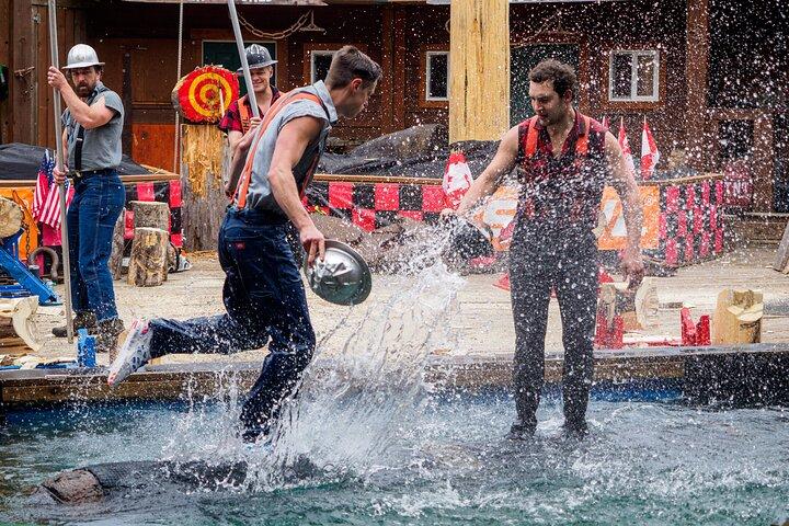 Lumberjack Show och Axe Throw Challenge