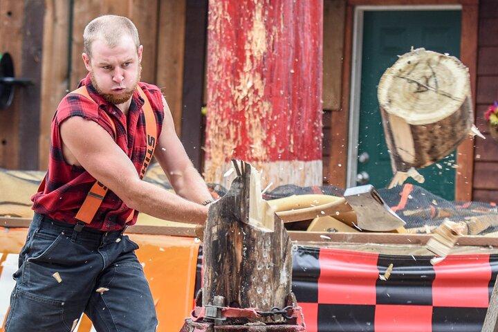 Lumberjack Show och Harbor Haus Crab Feast