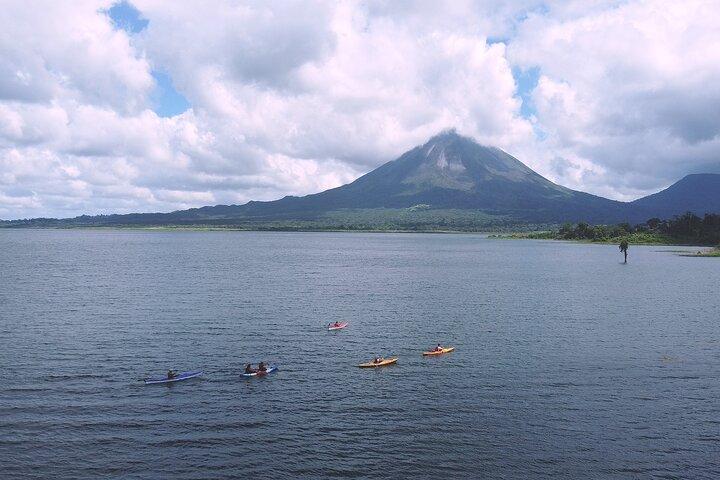 Aventure en kayak sur le lac Arenal