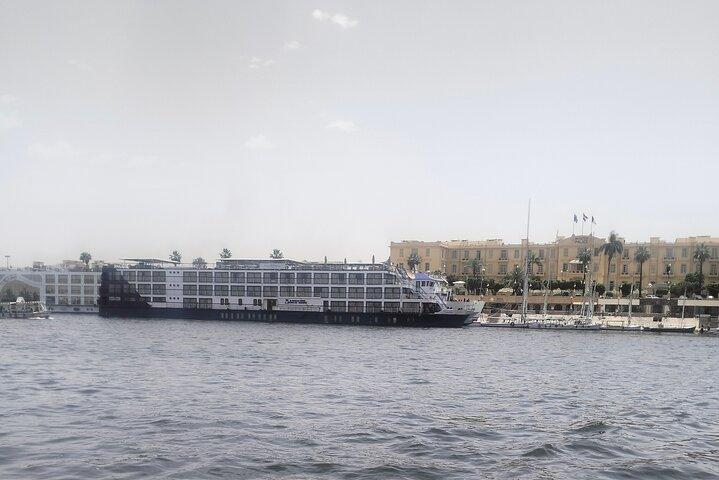 Fra Hurghada Luxor Day Tour med Kongernes Dal og Karnak