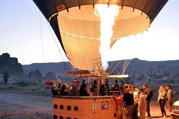 Sunrise Hot Air Balloon Ride in Luxor