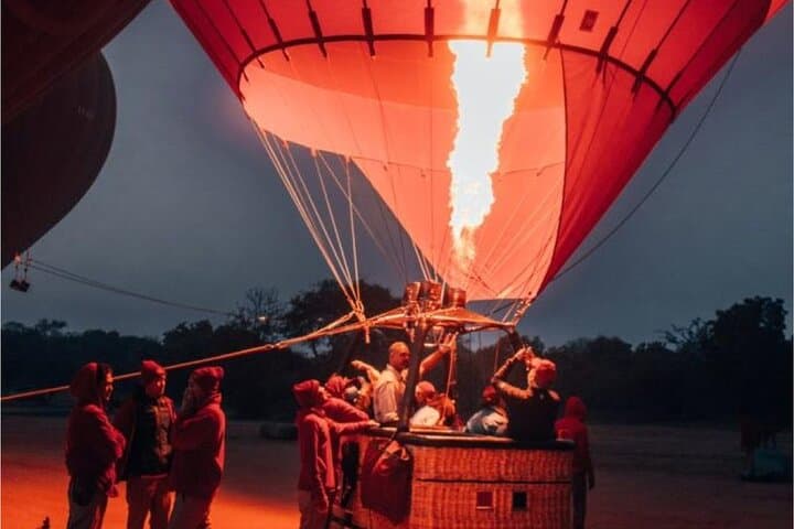 Sunrise Hot Air Balloon Ride in Luxor
